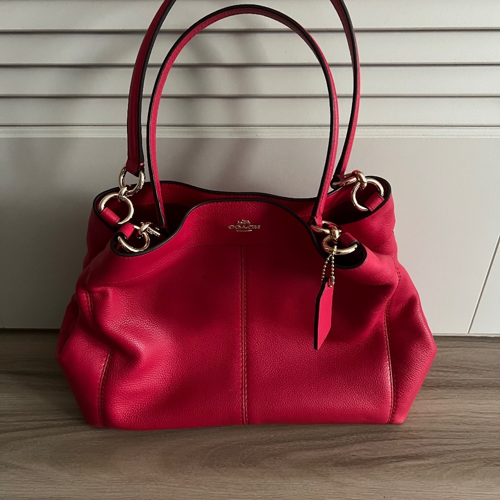 COACH Lexy Shoulder Bag in Pebble Leather Red